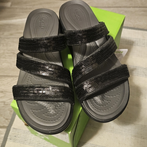 Crocs Women's Boca Sequins Strappy Wedge Sandals, Black Size 8. Brand New - Picture 3 of 10
